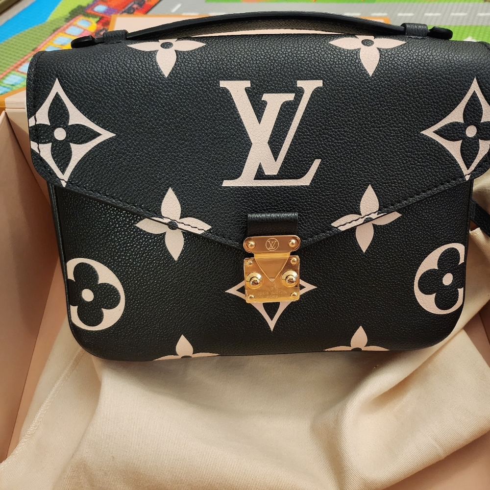 New LV PO Metis MM - Picture 2 of 9